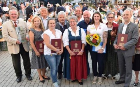 Ehrungen für Vereinsmitglieder am Stadtfest